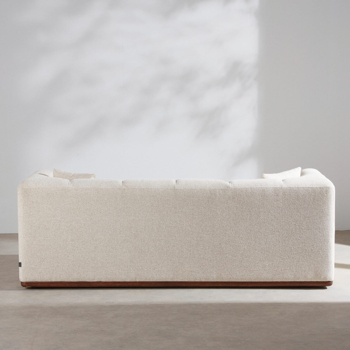Canapé CLOUD 3 places en tissu tramé beige et bois de frêne coloris noyer - FILAO