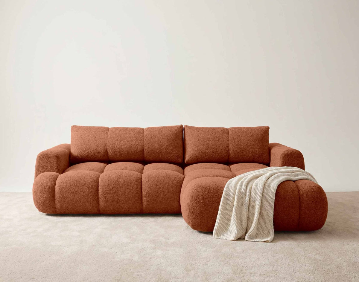 Canapé CLOUD d'angle droit convertible 4 places à méridienne et coffre en tissu bouclette rouille - YULIN